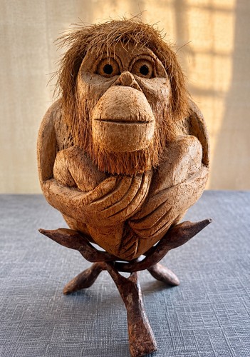 Vintage hand carved coconut - hand,